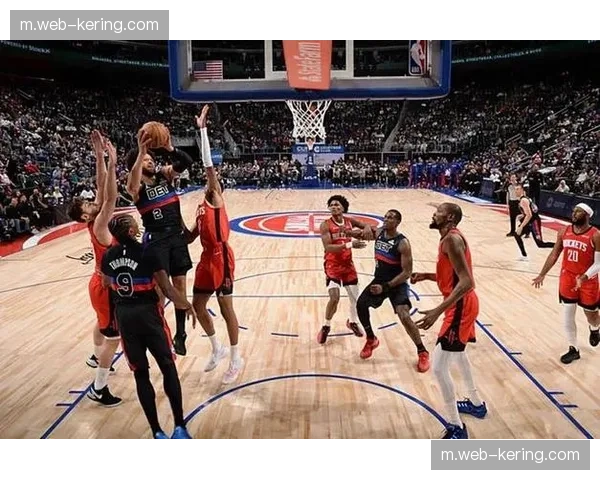 活塞年轻后场群成长迅速,前锋位置短板影响攻防均衡