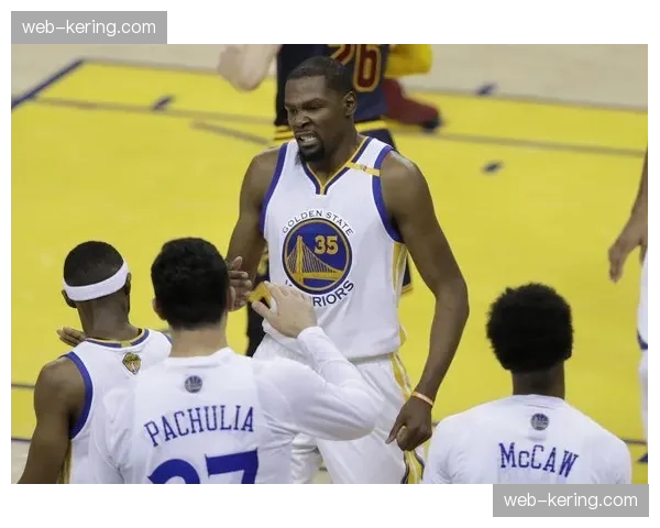 骑士利用失误得分联盟第十一：防守压迫转换进攻效率分析